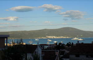 thumb_3559252_pogled-sa-gornje-terase.jpg