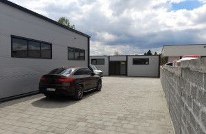 thumb_3560886_parking-dvoriste-sa-halama.jpg