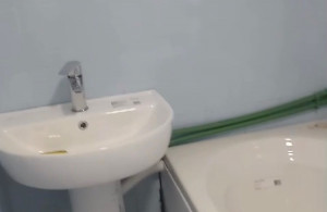 thumb_3566310_bathroom-new.jpg