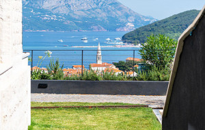thumb_3567625_como_outdoor_view_01a.jpg