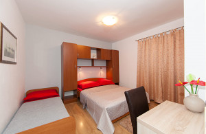 thumb_3569393_2_a51k2_bedroom2014_2.jpg