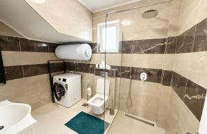 thumb_3569593_bathroom-1.jpg