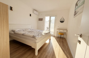 thumb_3569593_bedroom_4.jpg