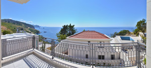 thumb_3572977_2446-10-balcony-02.jpg