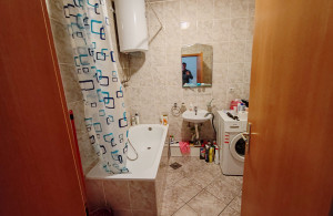 thumb_3573184_a6.jpg