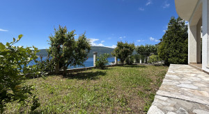 thumb_3574048_8.jpg