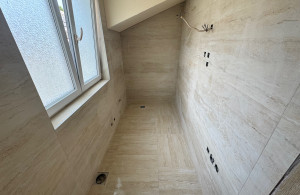 thumb_3574095_4.jpg