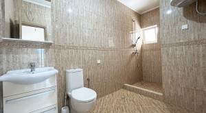 thumb_3575054_13.jpg