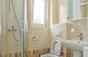 thumb_3576620_7.jpg