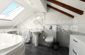 thumb_3577797_peaceful_setting_boasting_panoramic_sea_views_for_sale_3.jpg