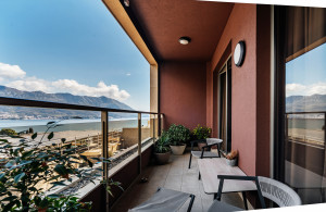 thumb_3583795_a-balcony-03.jpg