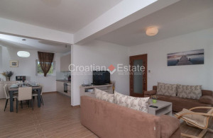 thumb_3598706_oatia-brac-house-sea-view-pool-terrace-parking-sale-107-.jpg