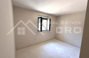 thumb_3602432_rn_apartment_in_a_prime_location_near_the_sea_for_sale_4.jpg