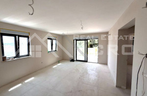 thumb_3602432_rn_apartment_in_a_prime_location_near_the_sea_for_sale_5.jpg