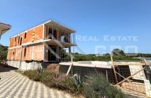 thumb_3603239_n_villa_in_a_prime_seafront_location_on_the_island_o--3-.jpg