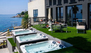 thumb_3603458_croatia-split-bacvice-rooms-seafront-luxury-sale-1-102-.jpg