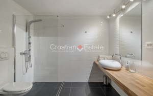 thumb_3610676_-brac-villa-pool-sea-view-additional-house-gym-sale-133-.jpg