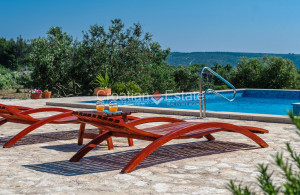 thumb_3610676_ia-brac-villa-pool-sea-view-additional-house-gym-sale-1-.jpg