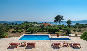 thumb_3610676_ia-brac-villa-pool-sea-view-additional-house-gym-sale-9-.jpg