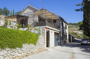 thumb_3613891_atia-brac-house-stone-garden-terraces-barbecue-sale-101-.jpg