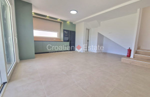 thumb_3615450_croatia-trogir-house-newly-built-yard-parking-sale-108-.jpg