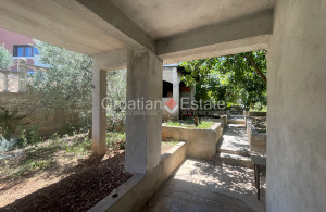 thumb_3616295_croatia-ciovo-house-garden-sale-106-.jpg