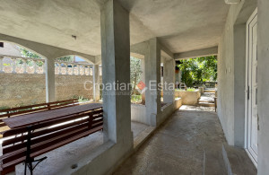 thumb_3616295_croatia-ciovo-house-garden-sale-107-.jpg