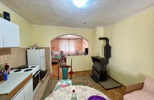 thumb_3617022_2-cetinje--centar-dvosobna-kuca.jpeg