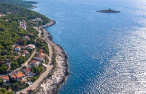thumb_3617711_kuca-najljepsem-dijelu-grada-hvara-slika-250895281.jpg