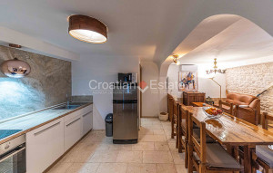 thumb_3618409_croatia-ciovo-smart-house-stone-pool-sale-108-.jpg