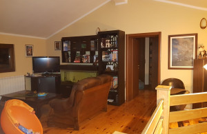 thumb_3620003_second-floor-gallery.jpg