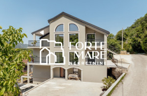 thumb_3628499_4.-house-photo.jpg