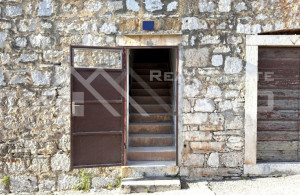 thumb_3635427__with_a_renovation_project_for_a_luxury_villa_for_sale_4.jpg