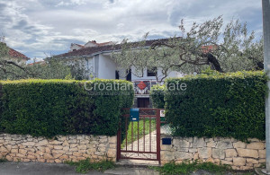 thumb_3638537_croatia-brac-stone-house-garden-parking-sale-102-.jpg
