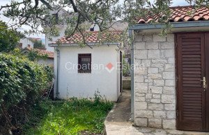thumb_3638537_croatia-brac-stone-house-garden-parking-sale-108-.jpg