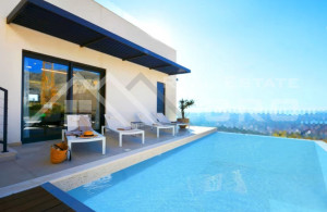 thumb_3642252__setting_boasting_panoramic_views_split_area_for_sale_12.jpg