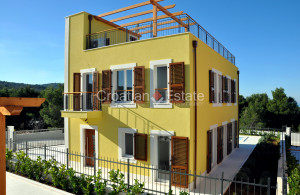 thumb_3647787_croatia-brac-villa-sea-view-pool-roof-terrace-sale-102-.jpg