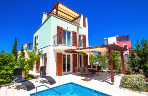 thumb_3649691_roatia-brac-villa-sea-view-pool-roof-terrace-sale-2-101-.jpg