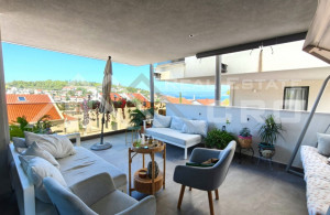 thumb_3653132_m_apartment_with_spacious_terraces_and_garden_for_sale_4.jpg