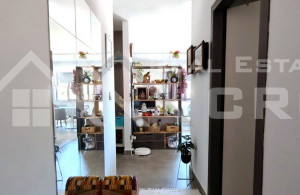 thumb_3653132_m_apartment_with_spacious_terraces_and_garden_for_sale_5.jpg