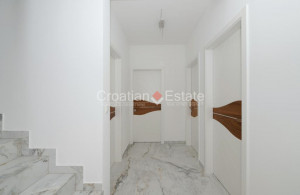thumb_3653408_atia-makarska-villa-pool-roof-terrace-sea-view-sale-115-.jpg