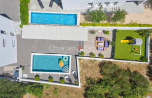 thumb_3654387_croatia-makarska-villa-two-flats-pool-sea-view-sale-101-.jpg