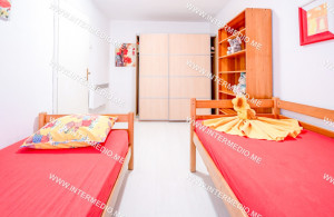 thumb_3666635_8.jpg