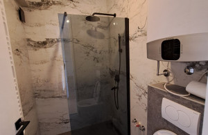 thumb_3671962_20r.jpg