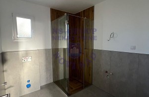 thumb_3675915_33.jpg